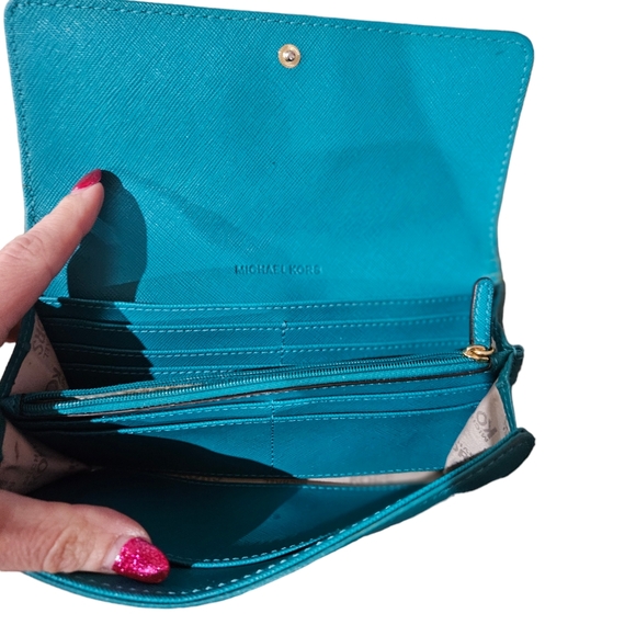 FINAL PRICE 💚EUC AUTHENTIC Michael Kors Pebbled Leather Bifold Wallet in Teal - Picture 6 of 9